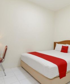 RedDoorz Plus near Ciputra World Kuningan 2