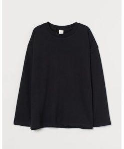 Long-sleeved top